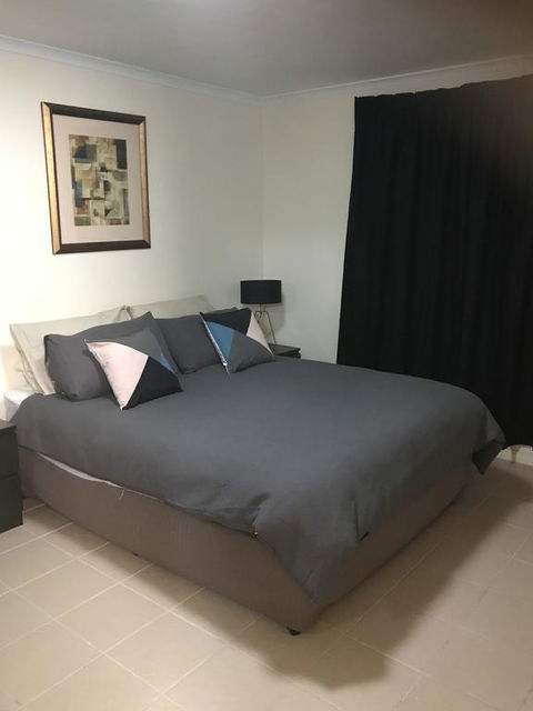 SA House - Kalgoorlie Accommodation 0