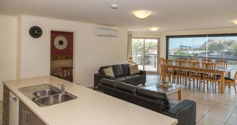 SALT - 37 Oceanview Drive - Kalgoorlie Accommodation 3