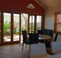 Salty Eyre Glenelg - Kalgoorlie Accommodation