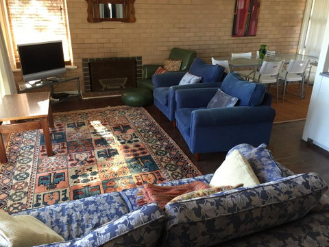Sand N Sun Beach House - Kalgoorlie Accommodation 0