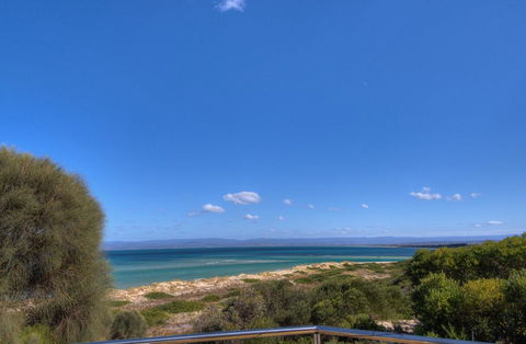 Sandbar Beach House - Kalgoorlie Accommodation 3