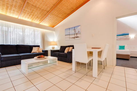 Sapphire Sea N Sand - Kalgoorlie Accommodation 1