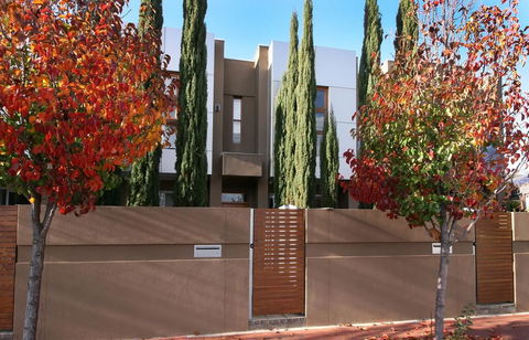 SATOR City Fringe Home Away From Home Pets OK! - Kalgoorlie Accommodation 3