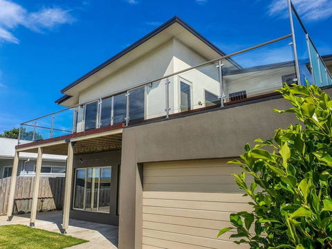 SEAL HAVEN - Centrally Located, Modern Home - Kalgoorlie Accommodation 0
