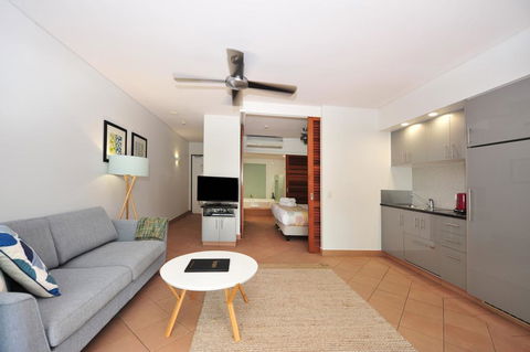 Seascape Holidays - The Peninsula Apartments (Adults Only) - Kalgoorlie Accommodation 3