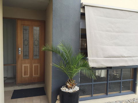 Serenity - Kalgoorlie Accommodation 1