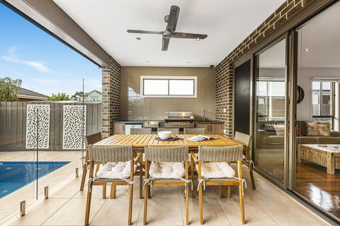 Serenity On Seaview Boutique Retreat With Pool By The Beach - Kalgoorlie Accommodation 1