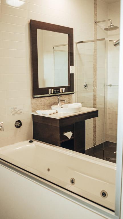 Sfera's Park Suites & Convention Centre - Kalgoorlie Accommodation 3