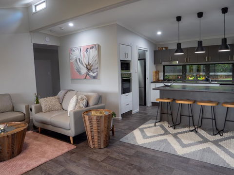 Silhouette Cottage - Kalgoorlie Accommodation 0