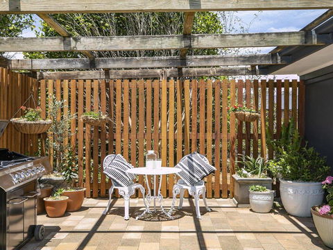 Silky Oak Cottage - Cosy With Country Views - Kalgoorlie Accommodation 1