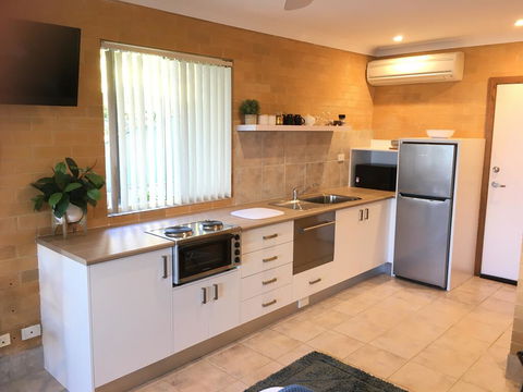 SilverWaters Waterfront Accommodation - Kalgoorlie Accommodation 2