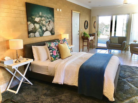 SilverWaters Waterfront Accommodation - Kalgoorlie Accommodation 0