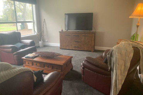 Skibo Cottage - Kalgoorlie Accommodation 3