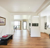 Skymirror Villa - Kalgoorlie Accommodation
