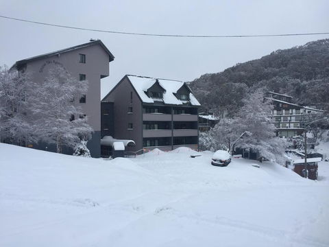 Snow Ski Apartments 24 - Kalgoorlie Accommodation 1