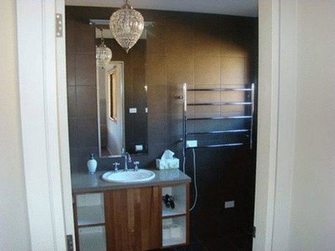 Snowy Wilderness - Kalgoorlie Accommodation 3