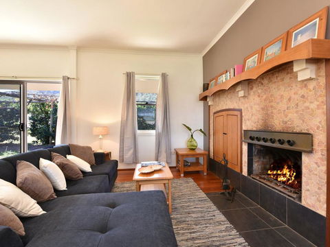 Somerville Wines Farmstay In Broke, Super Cute House On Working Farm. Walk For Miles. - Kalgoorlie Accommodation 0