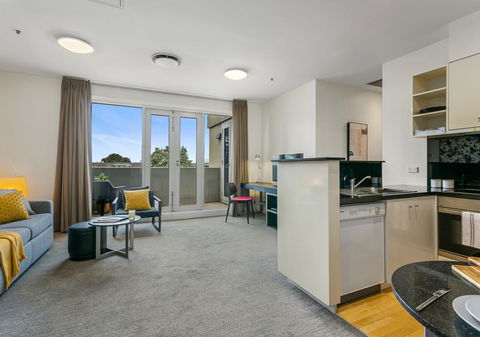 South Yarra Delight - Car Park, Wifi And Swimming Pool - Kalgoorlie Accommodation 2