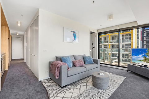 Spacious And Sunny Modern Apartment With City View - Kalgoorlie Accommodation 2