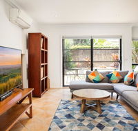 Spacious Home in the Heart of Avalon Beach - Kalgoorlie Accommodation