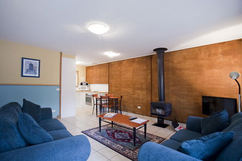 Split Point Cottages - Kalgoorlie Accommodation 3