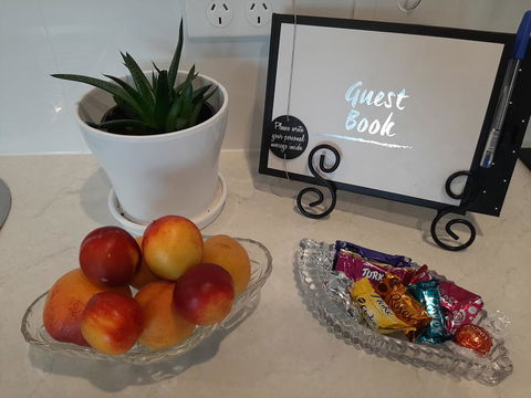 Spring Beach Garden Retreat - Kalgoorlie Accommodation 3