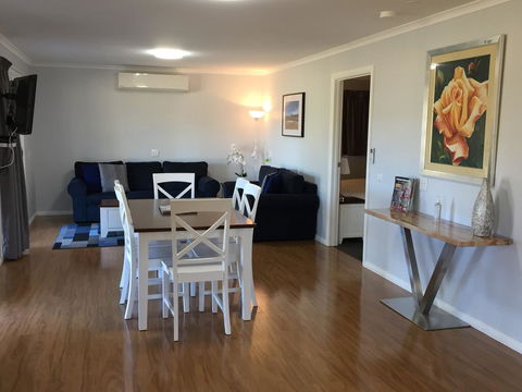 Starline Alpacas Farmstay Resort - Kalgoorlie Accommodation 0