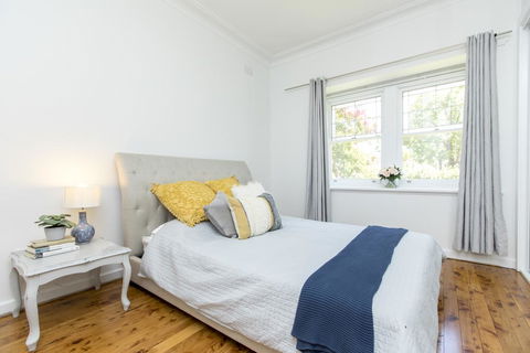 Stay At Meurant Wagga - Kalgoorlie Accommodation 0