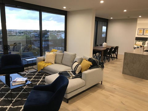 StayCentral Essendon Escape Sub-penthouse - Kalgoorlie Accommodation 3
