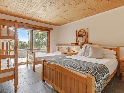 Steeles Island Retreat - Kalgoorlie Accommodation 2