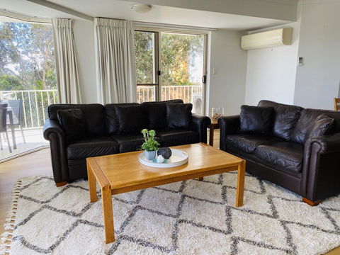 Steps From Mudjimba Beach 3 BR Apt Sunshine Coast With WIFI,Pool,Parking - Kalgoorlie Accommodation 1