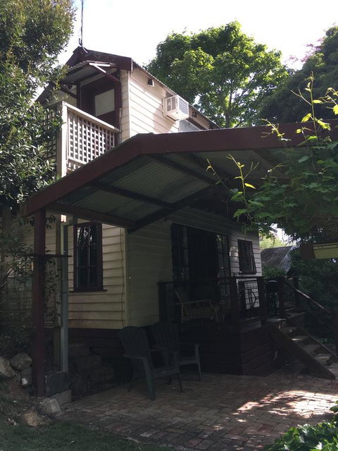 Stone's Throw Cottage Bed And Breakfast - Kalgoorlie Accommodation 2