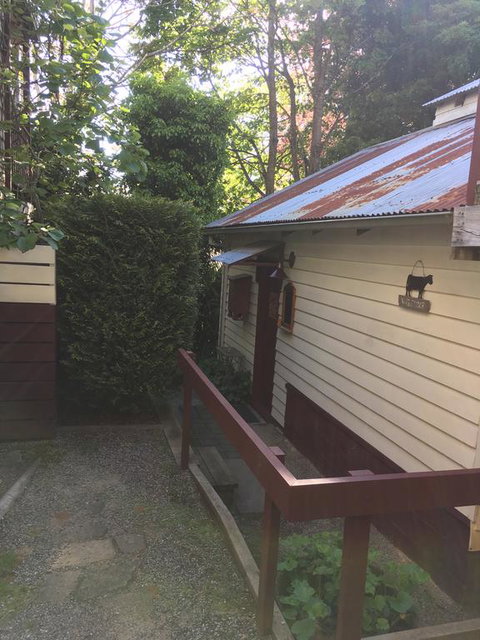 Stone's Throw Cottage Bed And Breakfast - Kalgoorlie Accommodation 3