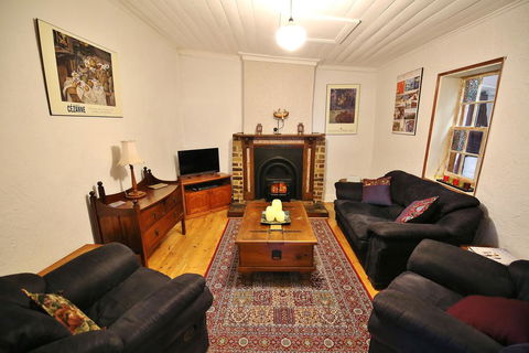 Stonewall Cottage - Kalgoorlie Accommodation 2