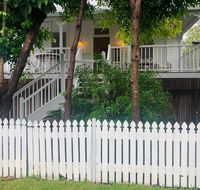 Stranded in Oz Stay in Relaxing Environment FREE WIFI NETFLIX POOL AIR CON - Kalgoorlie Accommodation