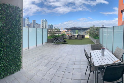 Stunning Riverside Apartment Near MCEC And Casino! - Kalgoorlie Accommodation 2