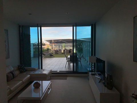 Stunning Riverside Apartment Near MCEC And Casino! - Kalgoorlie Accommodation 3
