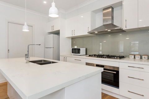 Style, Comfort And Convenience - Kalgoorlie Accommodation 2