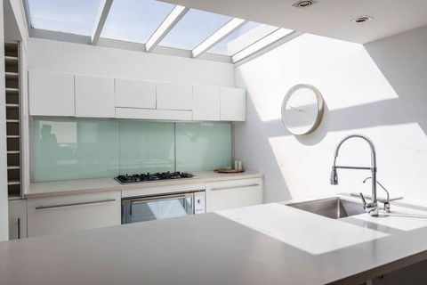 Stylish Executive Apartment With Balcony - Kalgoorlie Accommodation 1