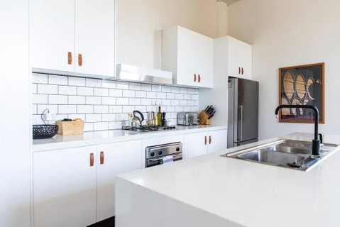 Stylish Warehouse Conversion In The Heart Of Fitzroy - Kalgoorlie Accommodation 3