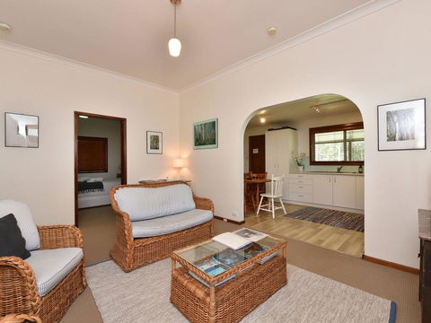 Summerfield Cottage - Hunter Valley, Renovated House In Central North Rothbury - Kalgoorlie Accommodation 3