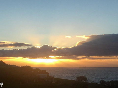 Sunrise Over Easts 1 - Pets Stay Free, Views - Kalgoorlie Accommodation 1