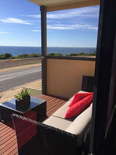 Sunset Cove Beach House - Kalgoorlie Accommodation 3