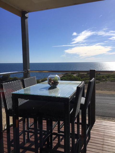 Sunset Cove Beach House - Kalgoorlie Accommodation 1