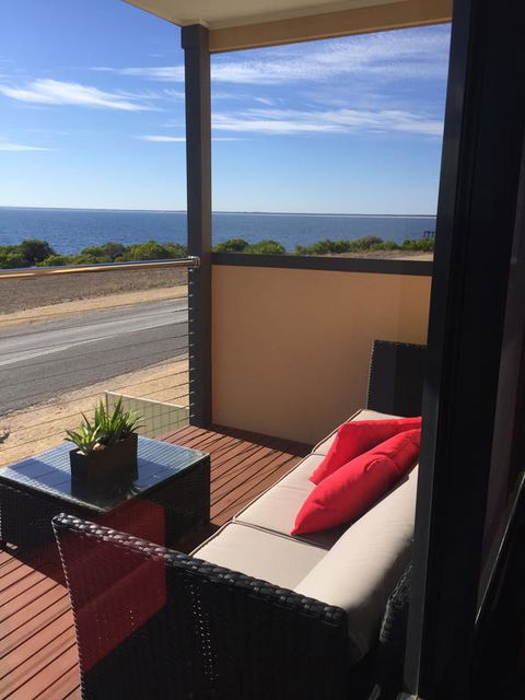 Sunset Cove Beach House - Kalgoorlie Accommodation 3