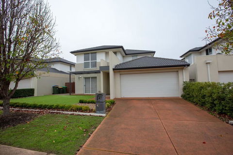 Superb Luxe 5BR House@Point Cook Near Lake - Kalgoorlie Accommodation 0