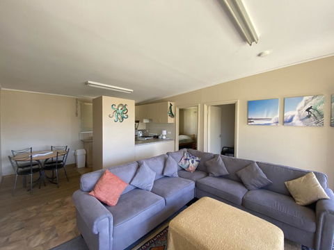 Surf Beach Sanctuary - Kalgoorlie Accommodation 1