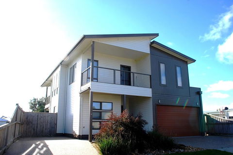 SURFSIDE LAKEVIEWS - FREE WIFI - Kalgoorlie Accommodation 1