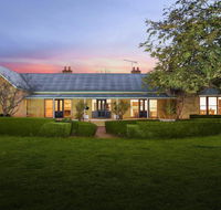Sutton Downs - renovated country home on 100 acres - Kalgoorlie Accommodation