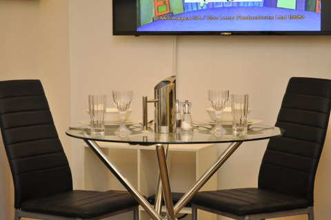 Sydney CBD Studio Apartment 503BRG - Kalgoorlie Accommodation 1